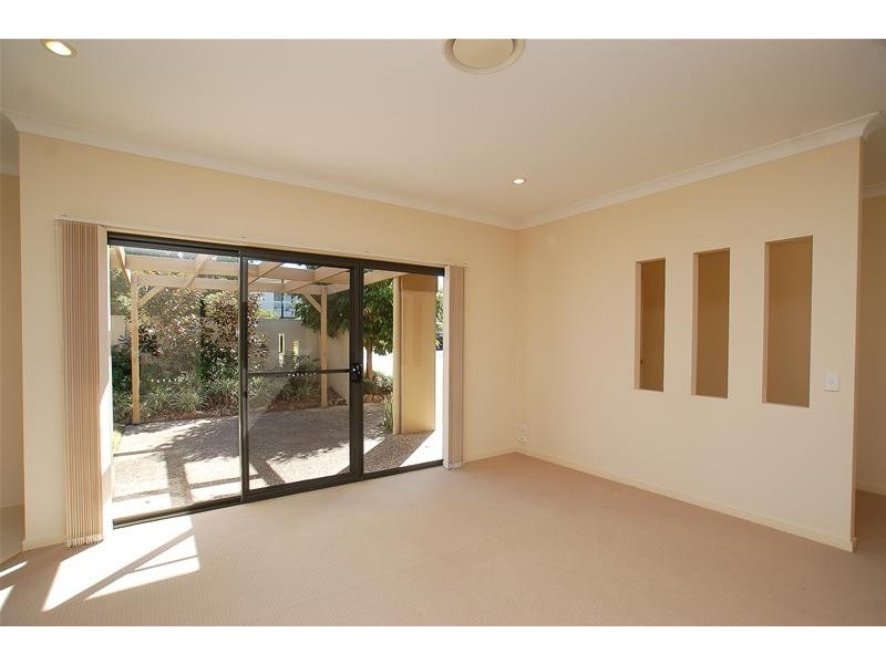 1/44 Heights Drive, Robina QLD 4226