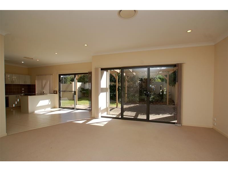 1/44 Heights Drive, Robina QLD 4226