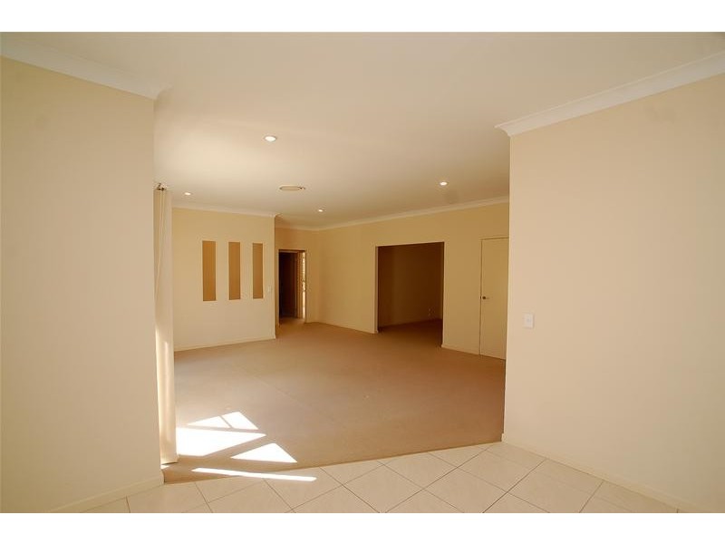 1/44 Heights Drive, Robina QLD 4226