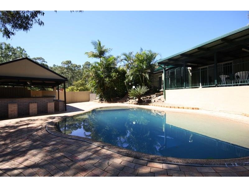 27a Ben Lomond Drive, Highland Park QLD 4211