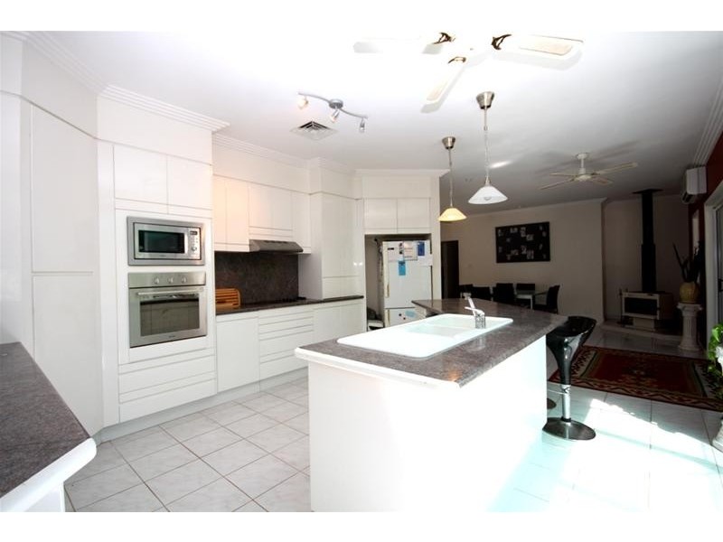 27a Ben Lomond Drive, Highland Park QLD 4211