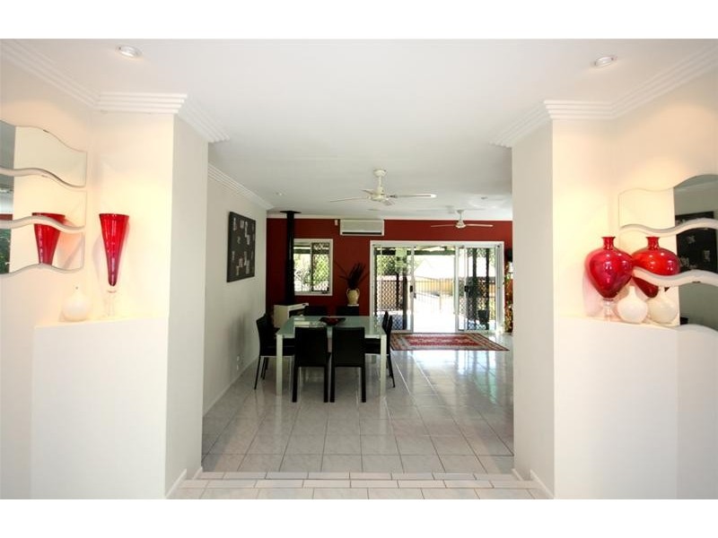 27a Ben Lomond Drive, Highland Park QLD 4211