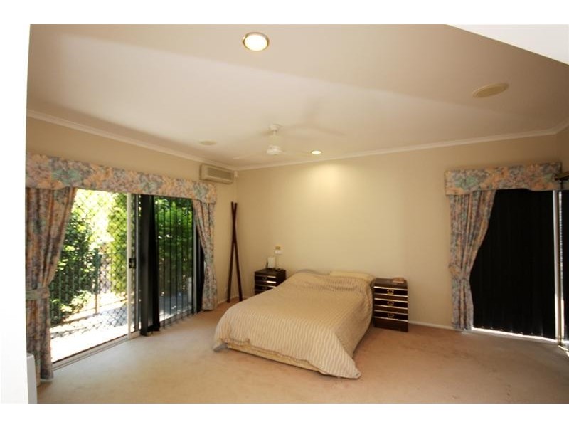 27a Ben Lomond Drive, Highland Park QLD 4211