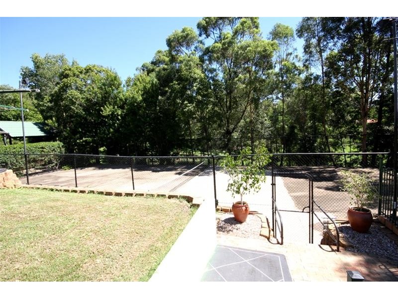 27a Ben Lomond Drive, Highland Park QLD 4211