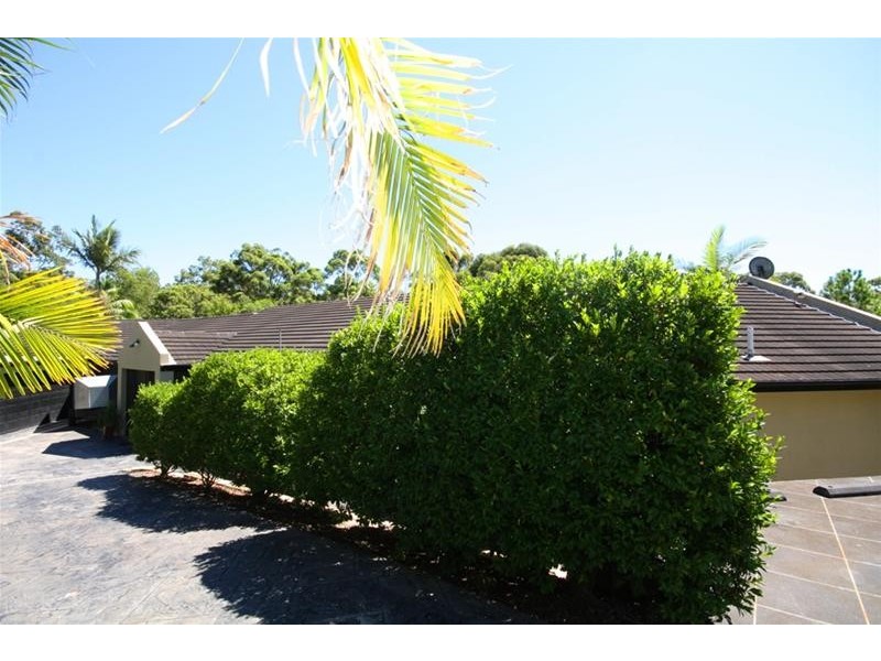 27a Ben Lomond Drive, Highland Park QLD 4211