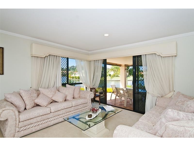 17 Palmyra Court, Burleigh Waters QLD 4220