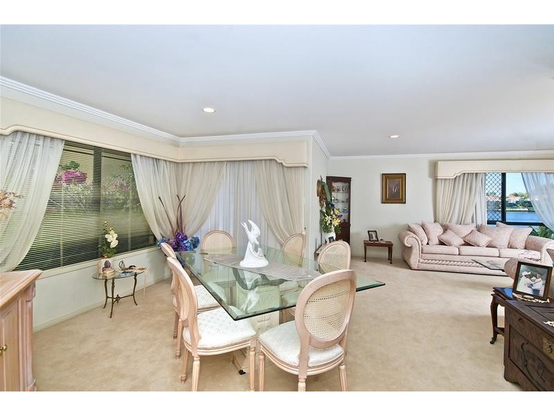 17 Palmyra Court, Burleigh Waters QLD 4220