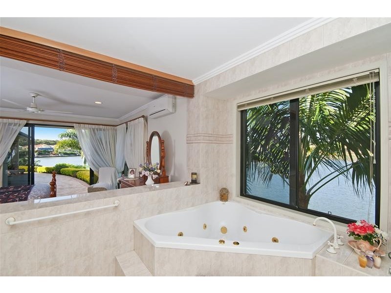 17 Palmyra Court, Burleigh Waters QLD 4220