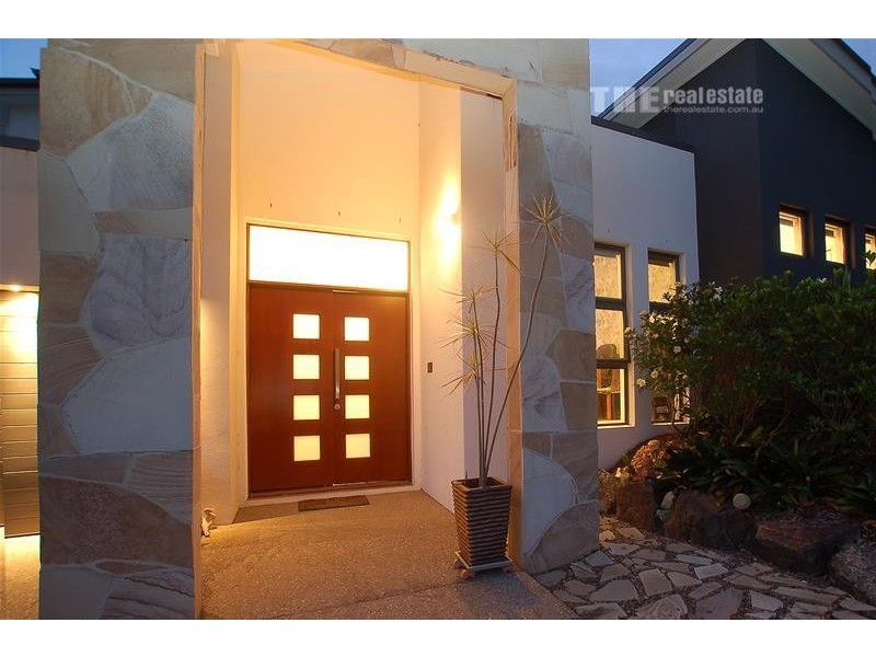 8 Kambah Place, Reedy Creek QLD 4227