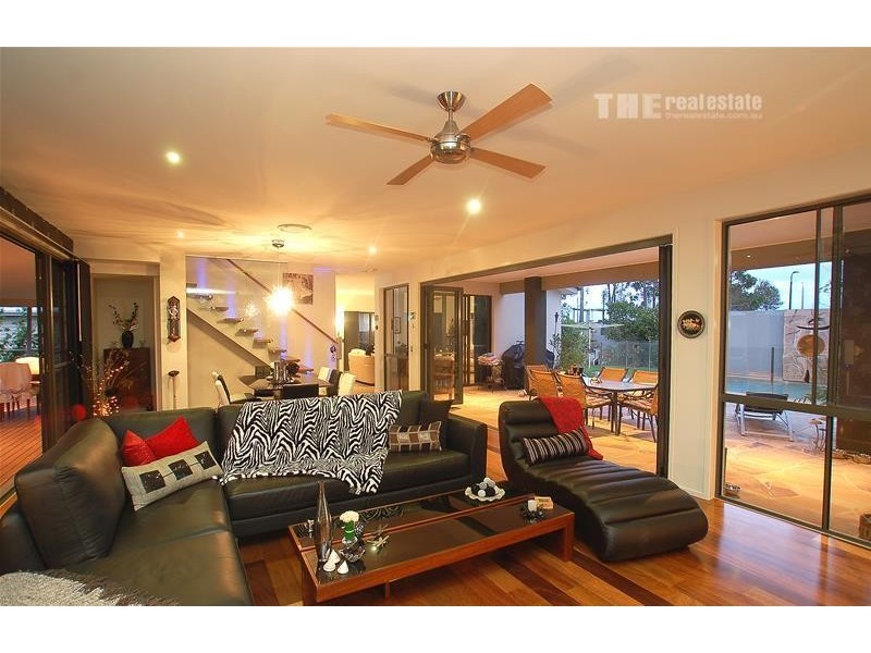 8 Kambah Place, Reedy Creek QLD 4227