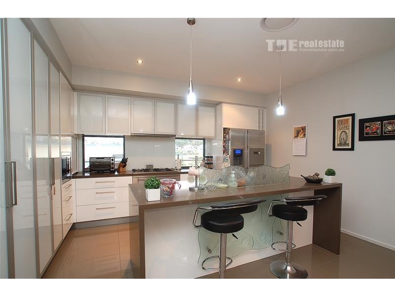 8 Kambah Place, Reedy Creek QLD 4227