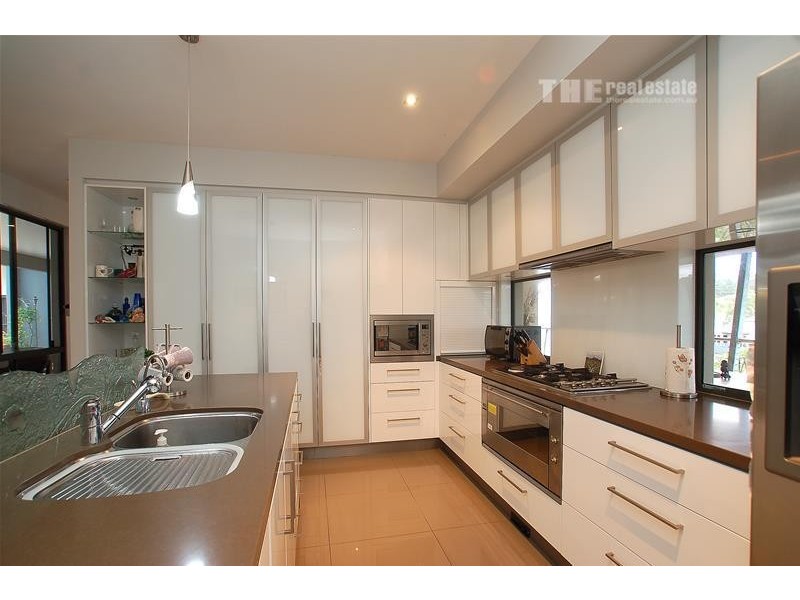 8 Kambah Place, Reedy Creek QLD 4227