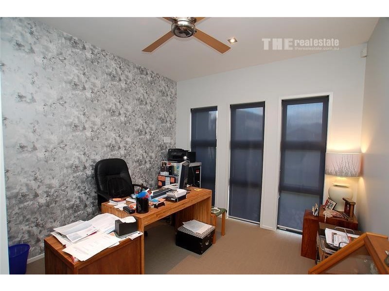 8 Kambah Place, Reedy Creek QLD 4227