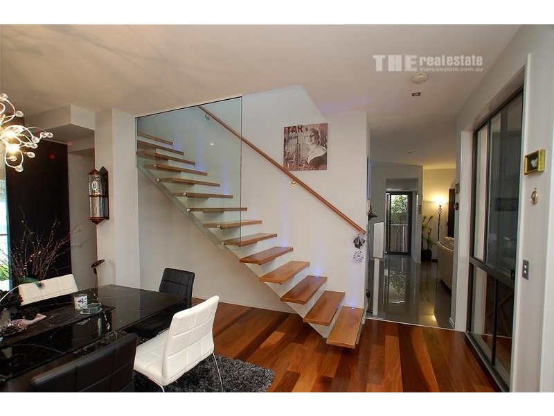 8 Kambah Place, Reedy Creek QLD 4227