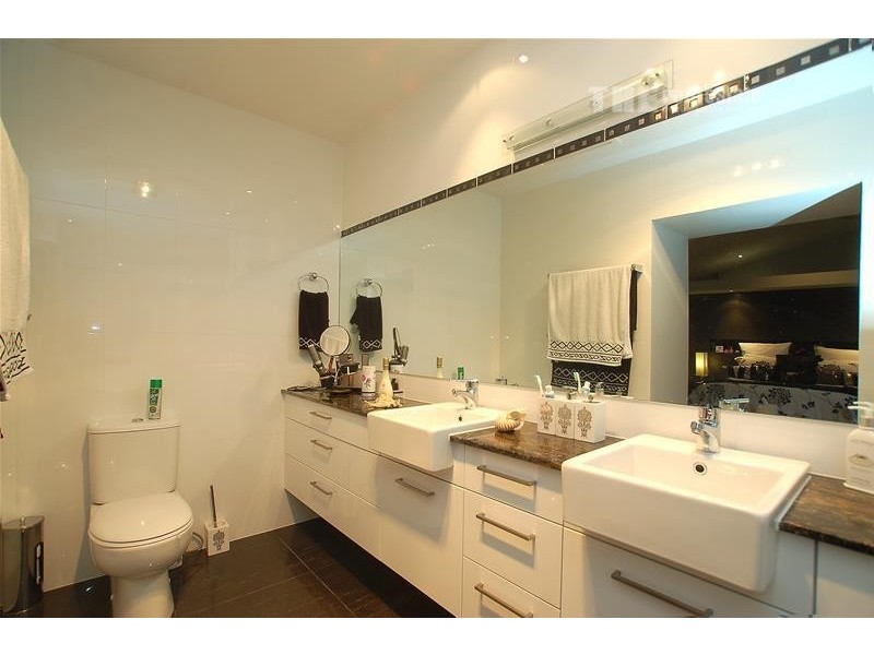 8 Kambah Place, Reedy Creek QLD 4227