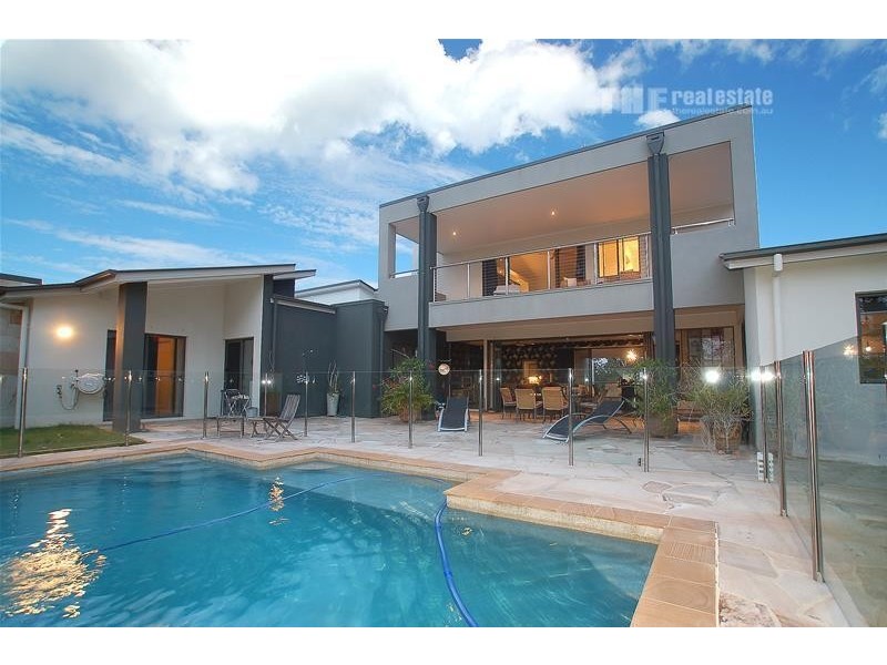 8 Kambah Place, Reedy Creek QLD 4227