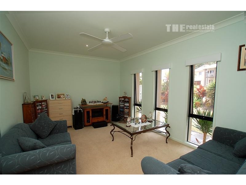 15 Skyburnett Street, Reedy Creek QLD 4227