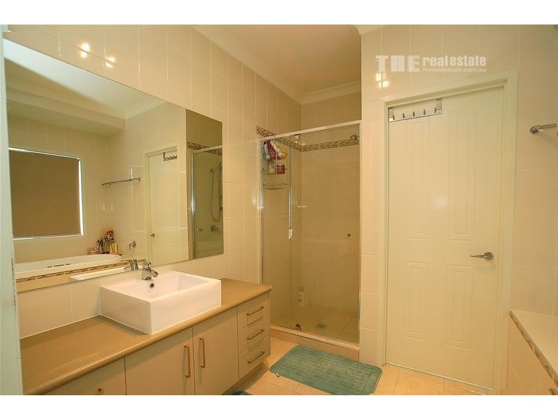 15 Skyburnett Street, Reedy Creek QLD 4227