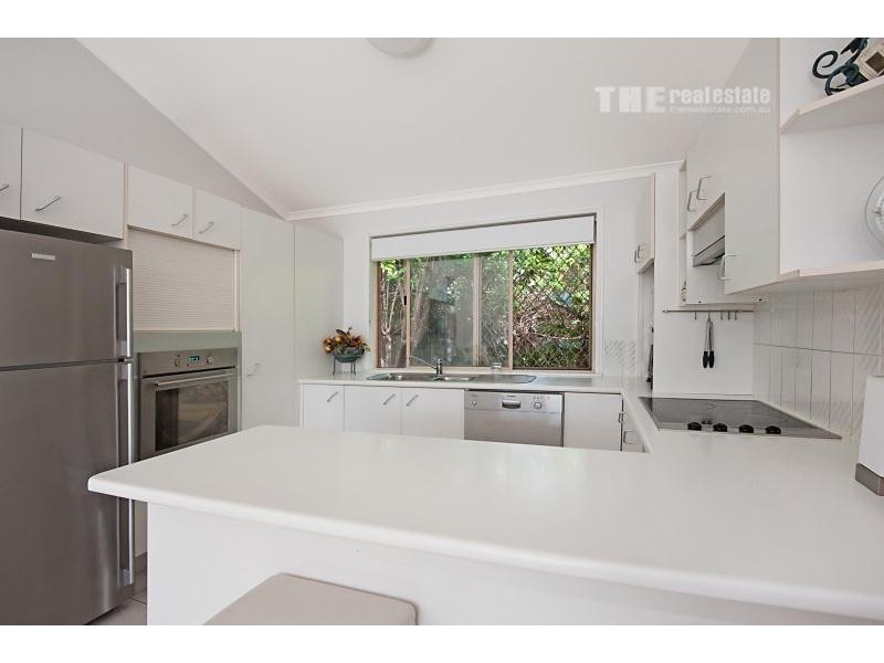 9 Prinia Place, Burleigh Waters QLD 4220