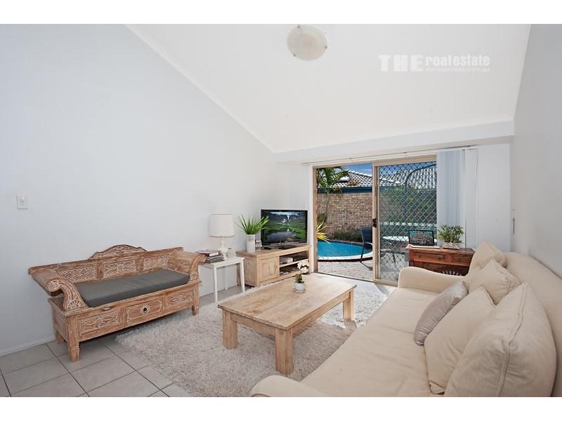 9 Prinia Place, Burleigh Waters QLD 4220