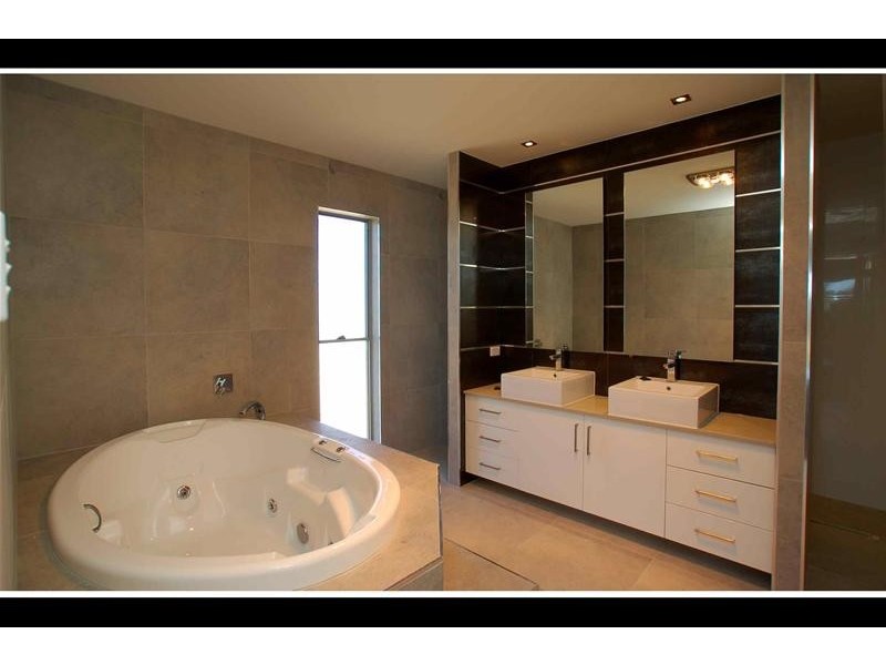 27 Golden Grove Blv Boulevard, Reedy Creek QLD 4227