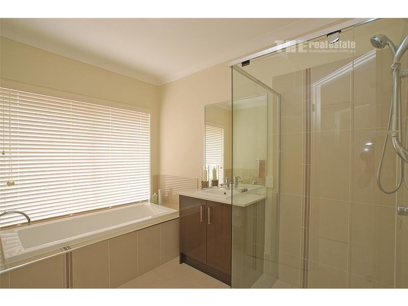 1 Barton Street, Reedy Creek QLD 4227