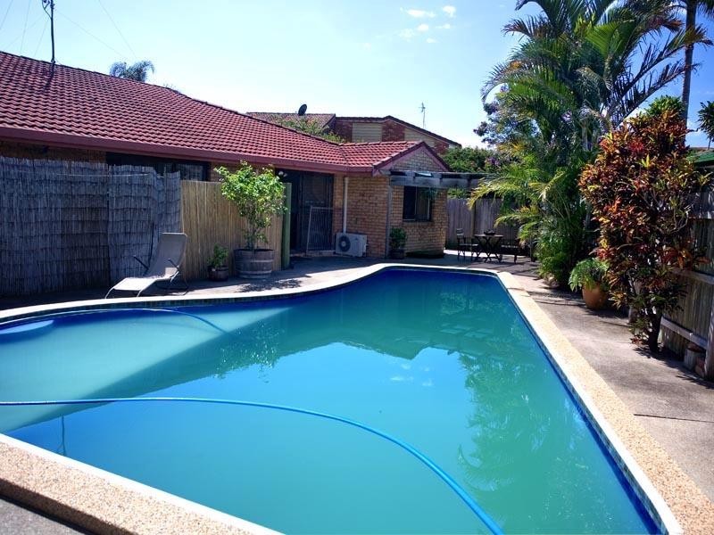 2/6 Barbet Place, Burleigh Waters QLD 4220