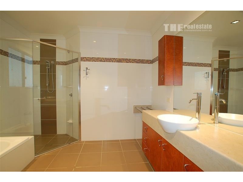 19 Southern Skies Avenue, Reedy Creek QLD 4227