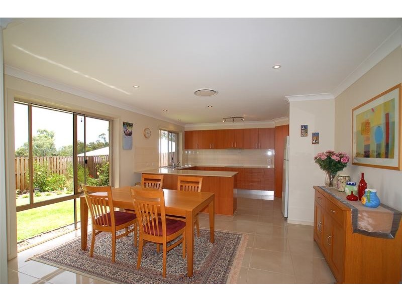 8 Lowell Street, Reedy Creek QLD 4227