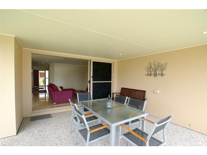 8 Lowell Street, Reedy Creek QLD 4227