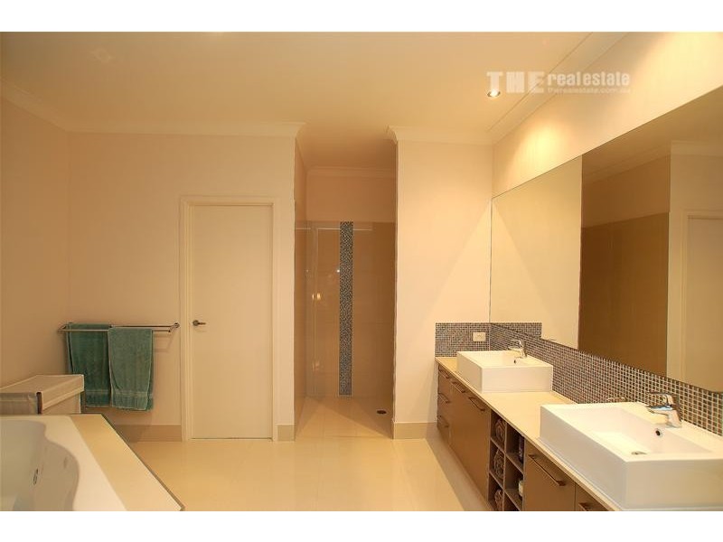 9 Monserrat Court, Reedy Creek QLD 4227