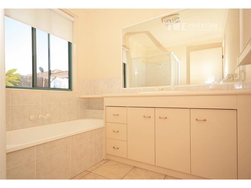 93 Honeyeater Drive, Burleigh Waters QLD 4220