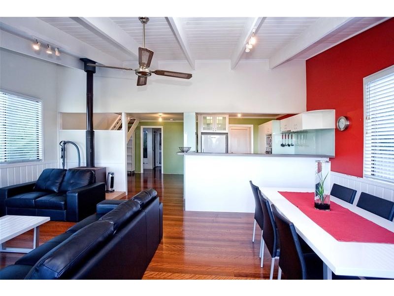 143 K P McGrath Drive, Elanora QLD 4221