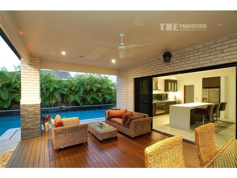 32 Azzurra Drive, Varsity Lakes QLD 4227