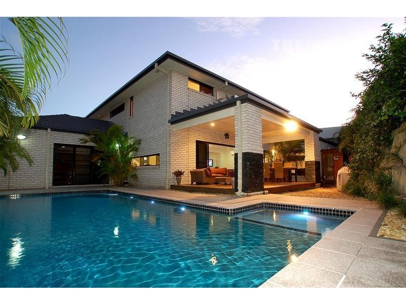 32 Azzurra Drive, Varsity Lakes QLD 4227