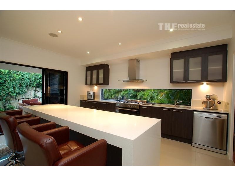 32 Azzurra Drive, Varsity Lakes QLD 4227