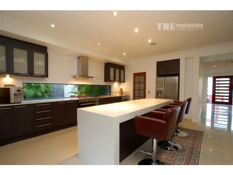 32 Azzurra Drive, Varsity Lakes QLD 4227