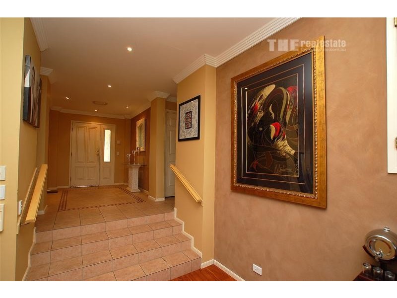 2 Girraween Grove, Ashmore QLD 4214