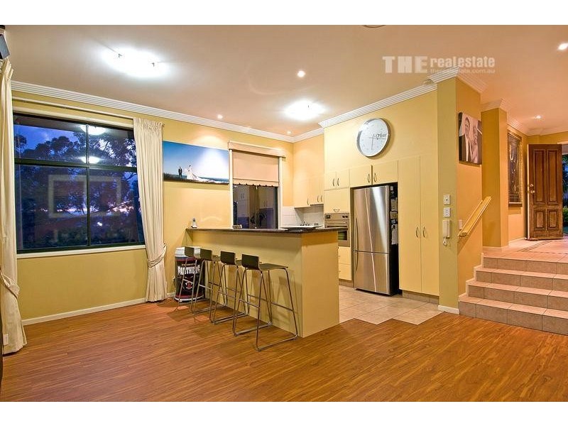 2 Girraween Grove, Ashmore QLD 4214