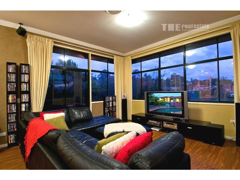 2 Girraween Grove, Ashmore QLD 4214