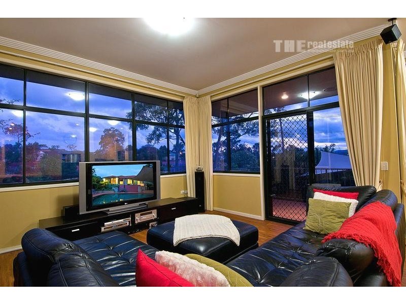 2 Girraween Grove, Ashmore QLD 4214