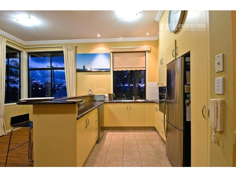 2 Girraween Grove, Ashmore QLD 4214