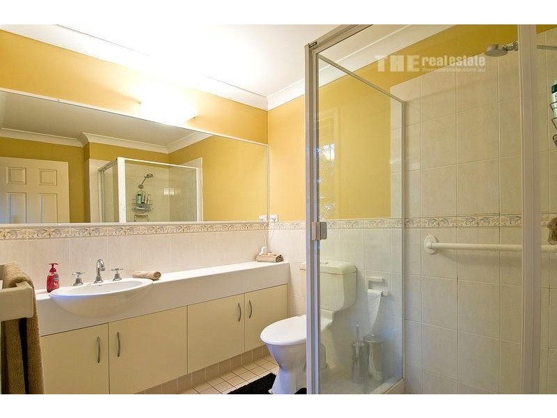 2 Girraween Grove, Ashmore QLD 4214