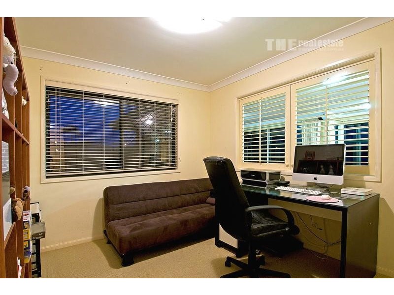 2 Girraween Grove, Ashmore QLD 4214