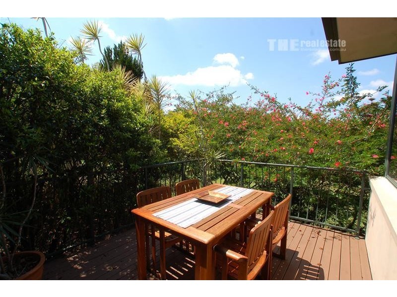 2 Girraween Grove, Ashmore QLD 4214