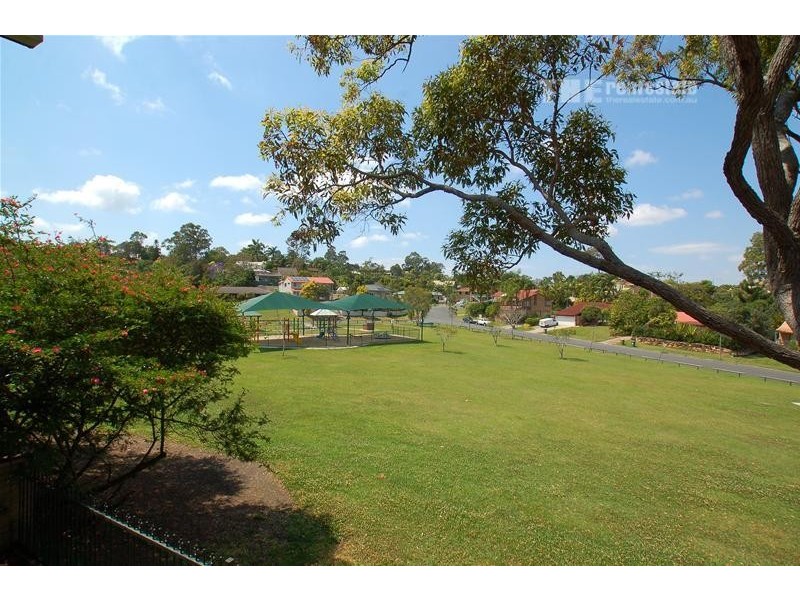 2 Girraween Grove, Ashmore QLD 4214