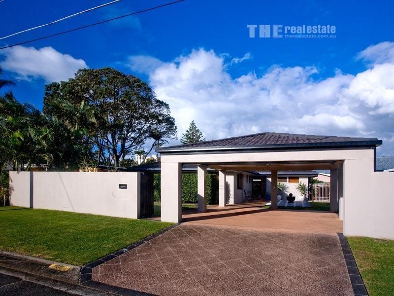 19 Clinton Avenue, Burleigh Waters QLD 4220