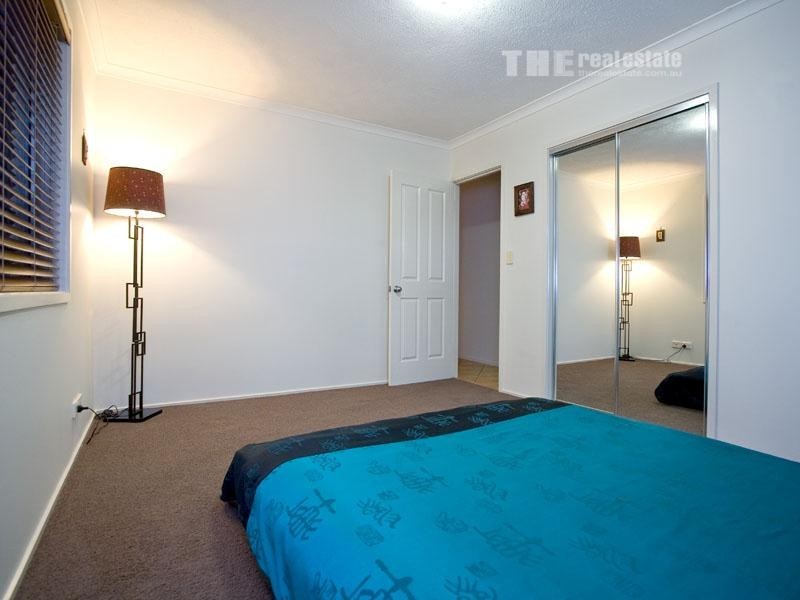 19 Clinton Avenue, Burleigh Waters QLD 4220