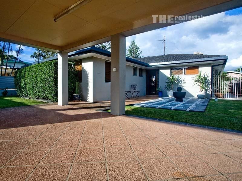 19 Clinton Avenue, Burleigh Waters QLD 4220