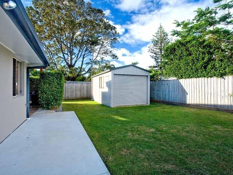 19 Clinton Avenue, Burleigh Waters QLD 4220